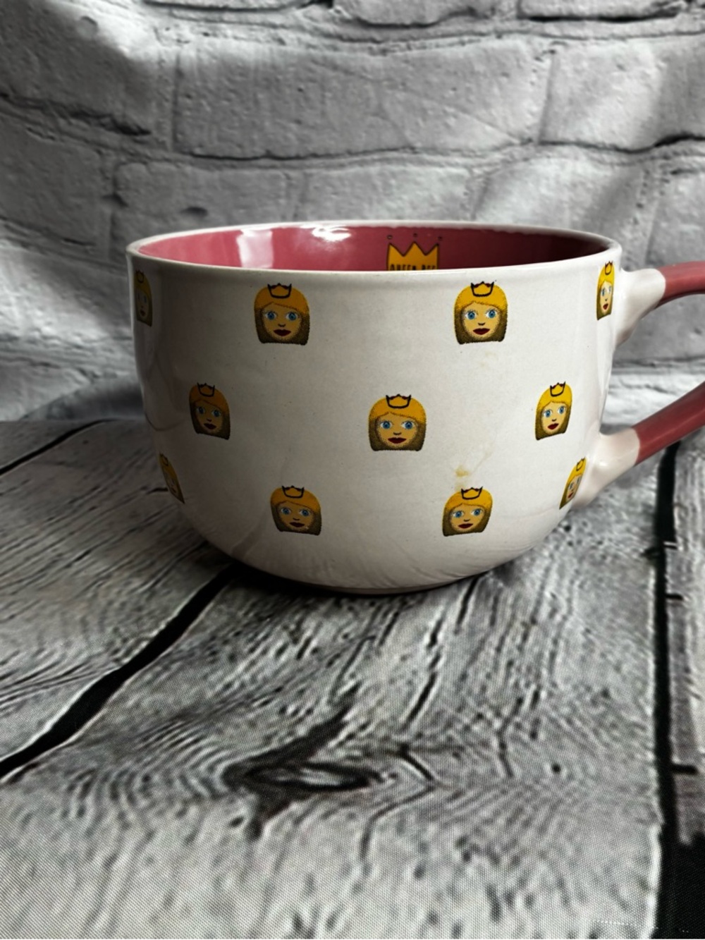 Mug Me I’m Famous Princess Emoji Queen Bee Large Ceramic Mug Cereal Soup Bowl - Picture 4 of 8